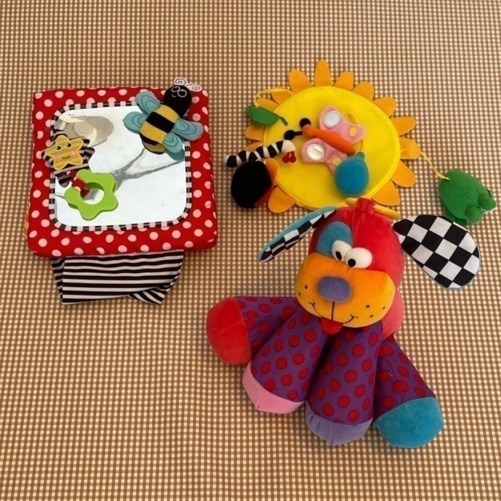 Tummy‎ time mirror/Lamaze puppy squeaker/
IKEA colorful mobile